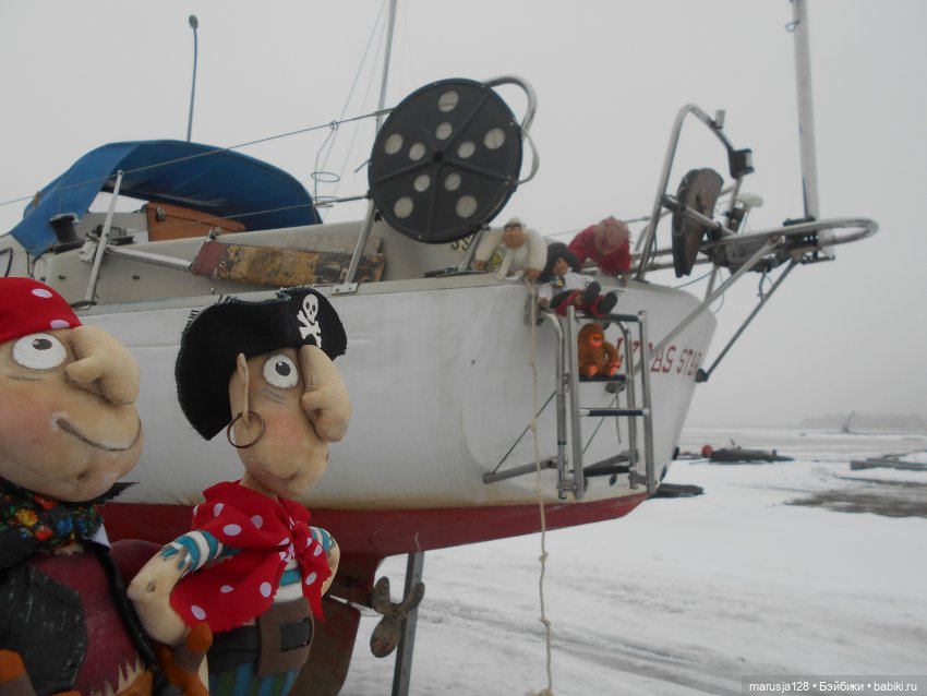 Новомаковская Санта-Барбара: пираты врываются в город | Бэйбики Новомаковская Санта-Барбара: пираты врываются в город