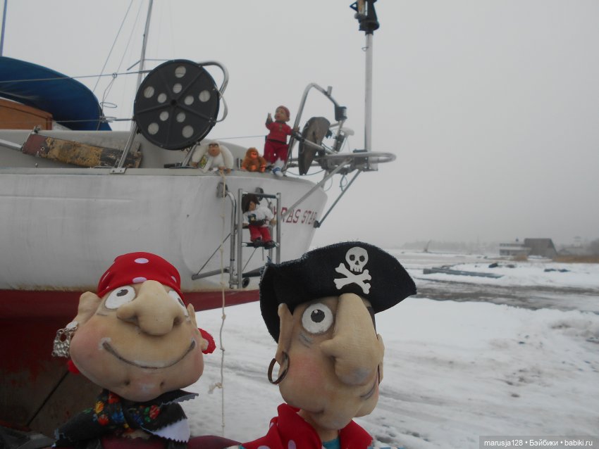 Новомаковская Санта-Барбара: пираты врываются в город | Бэйбики Новомаковская Санта-Барбара: пираты врываются в город