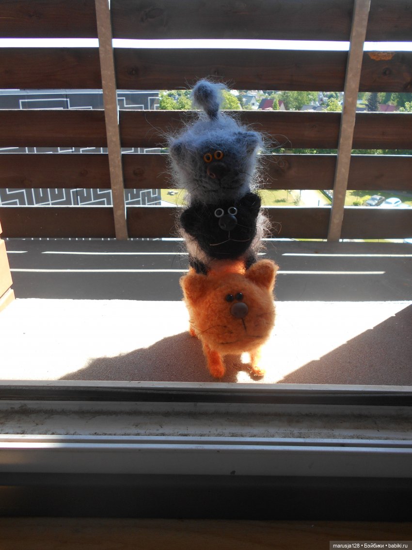 Шкодливые котишки. Пост для племянника Мишки