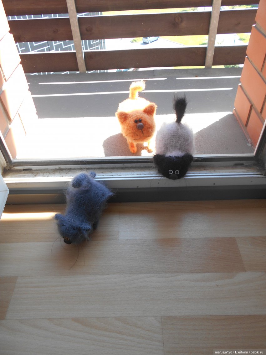 Шкодливые котишки. Пост для племянника Мишки