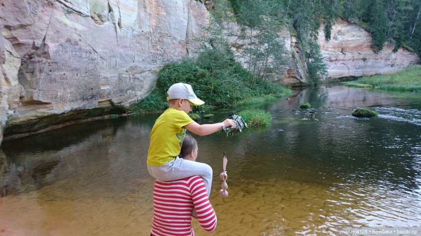 Украденные свадебные подарки, путешествие и розовый песок