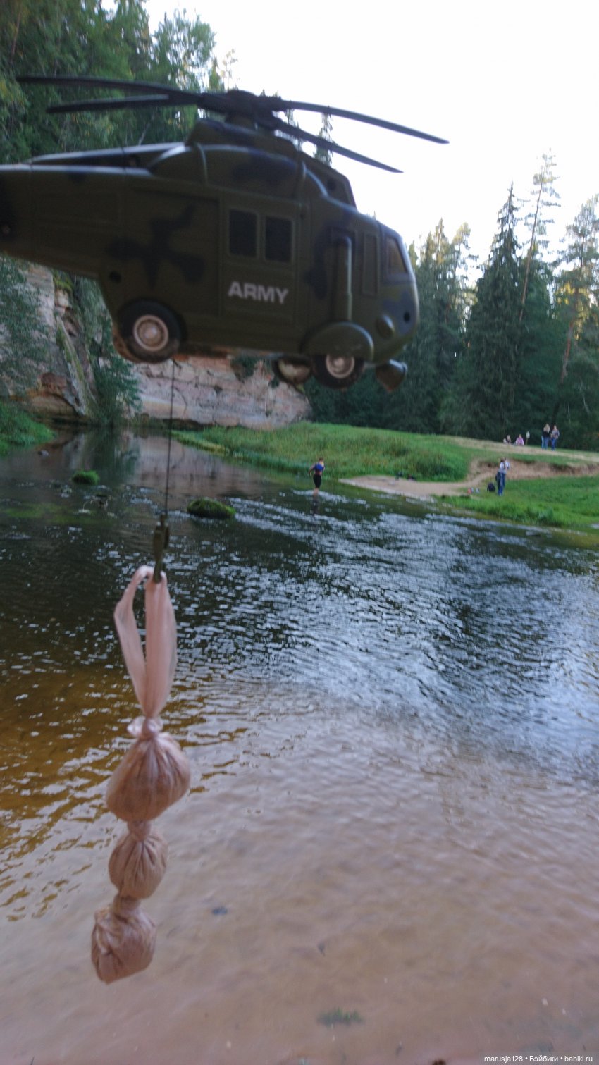 Украденные свадебные подарки, путешествие и розовый песок