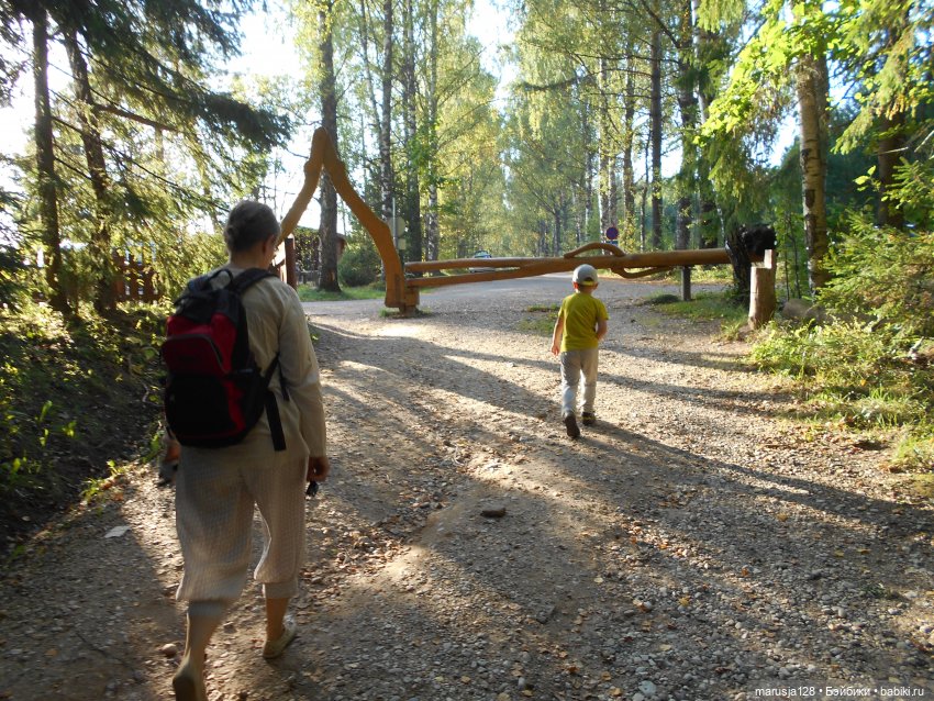 Украденные свадебные подарки, путешествие и розовый песок