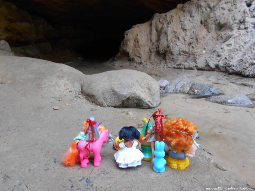 Украденные свадебные подарки, путешествие и розовый песок