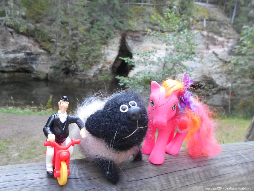 Украденные свадебные подарки, путешествие и розовый песок