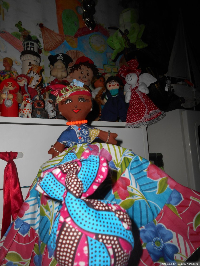 О матушке Тео, Брильянтеле и сёстрах Укулеле