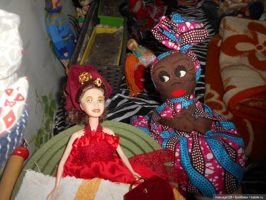 О матушке Тео, Брильянтеле и сёстрах Укулеле