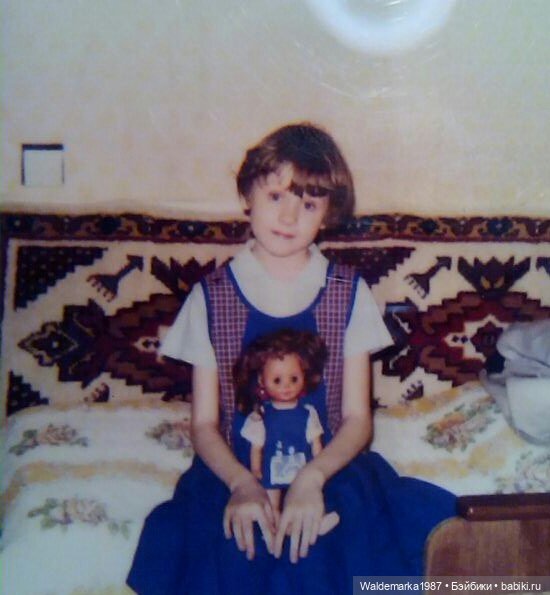 Это я чуть старше, Танитка в родном платье