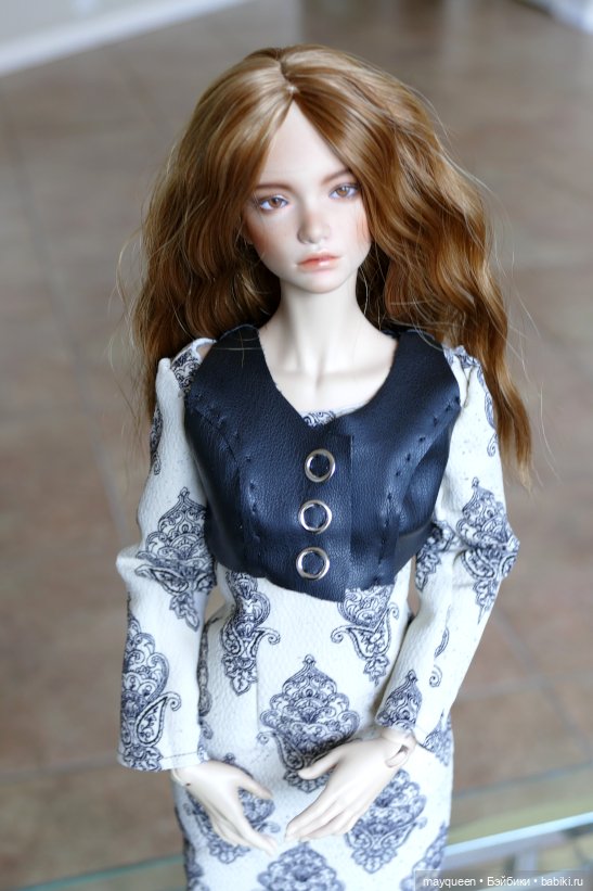 Платье с кожаной жилеткой для Изабель | Бэйбики Платье с кожаной жилеткой для Изабель (фото 3)