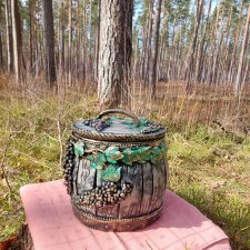 Боченок с виноградом