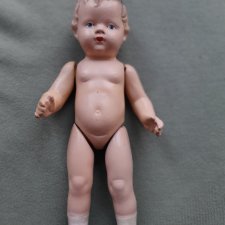 кукла с рельефной прической