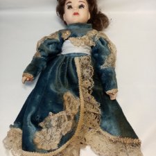 Помогите опознать двух кукол.