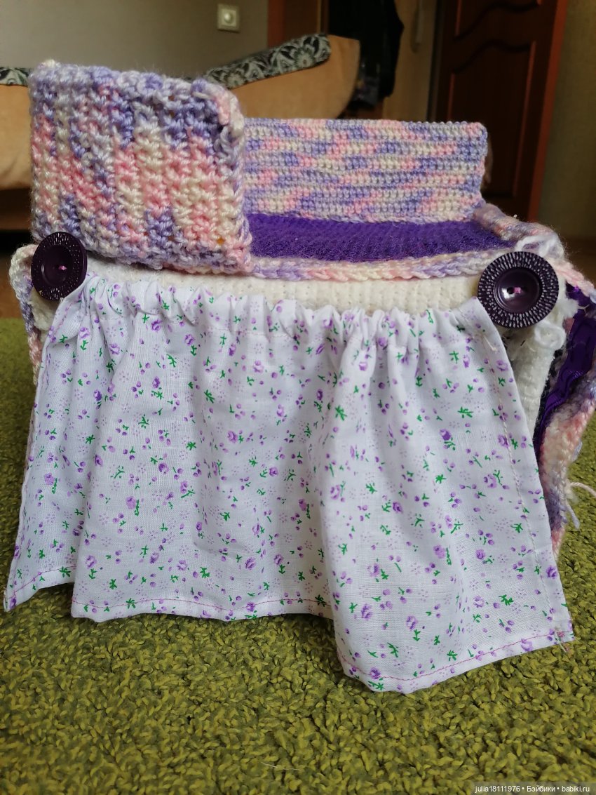 закрытый шторкой вход на нижний "этаж"