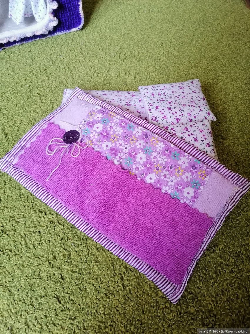 комплект постельного белья: матрас, подушки, одеяло