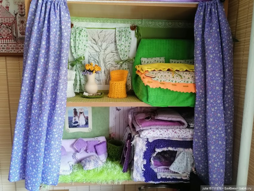 спальня и гостиная закрываются шторочками от пыли