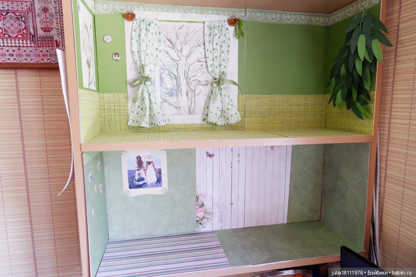 две полки без мебели