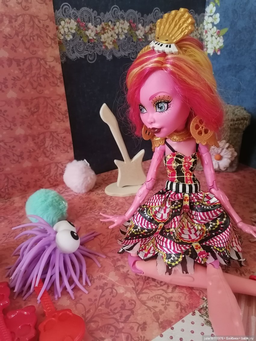 Дом кукол Лавандовый сон. Семейка "Монстр хай" - представление (часть 1) (фото 10)