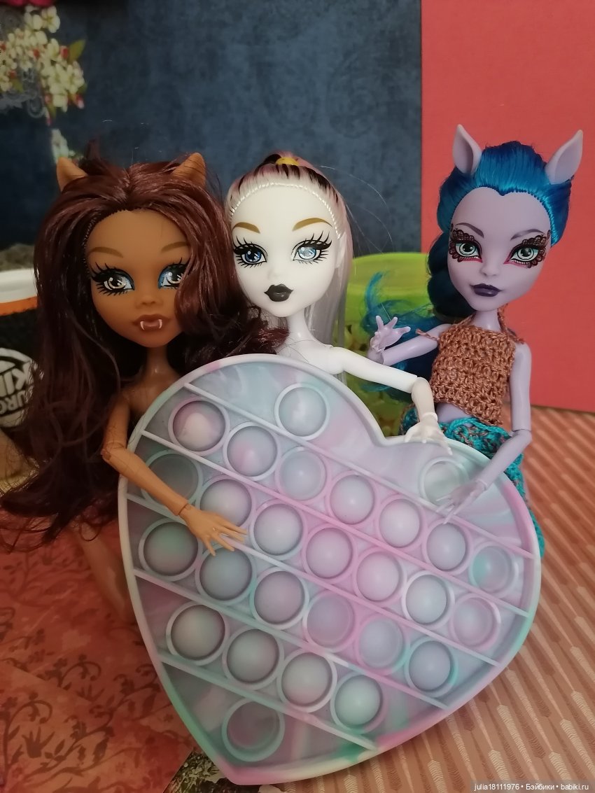 Дом кукол Лавандовый сон. Семейка "Монстр хай" - представление (часть 2)
