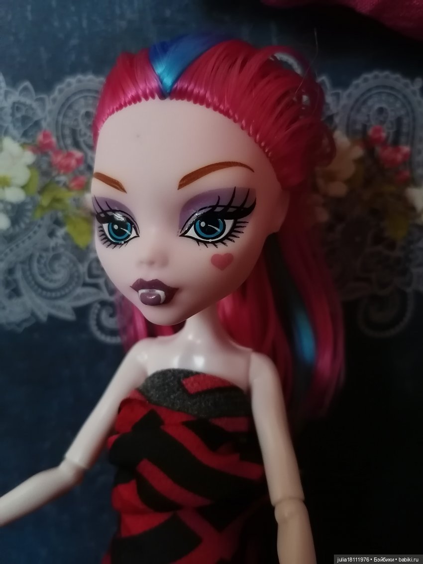 Дом кукол Лавандовый сон. Семейка "Монстр хай" - представление (часть 3)