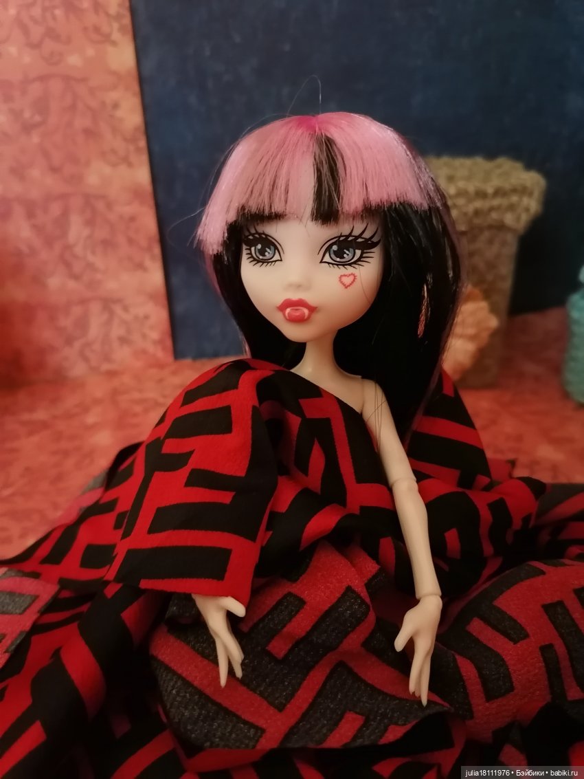 Дом кукол Лавандовый сон. Семейка "Монстр хай" - представление (часть 3)