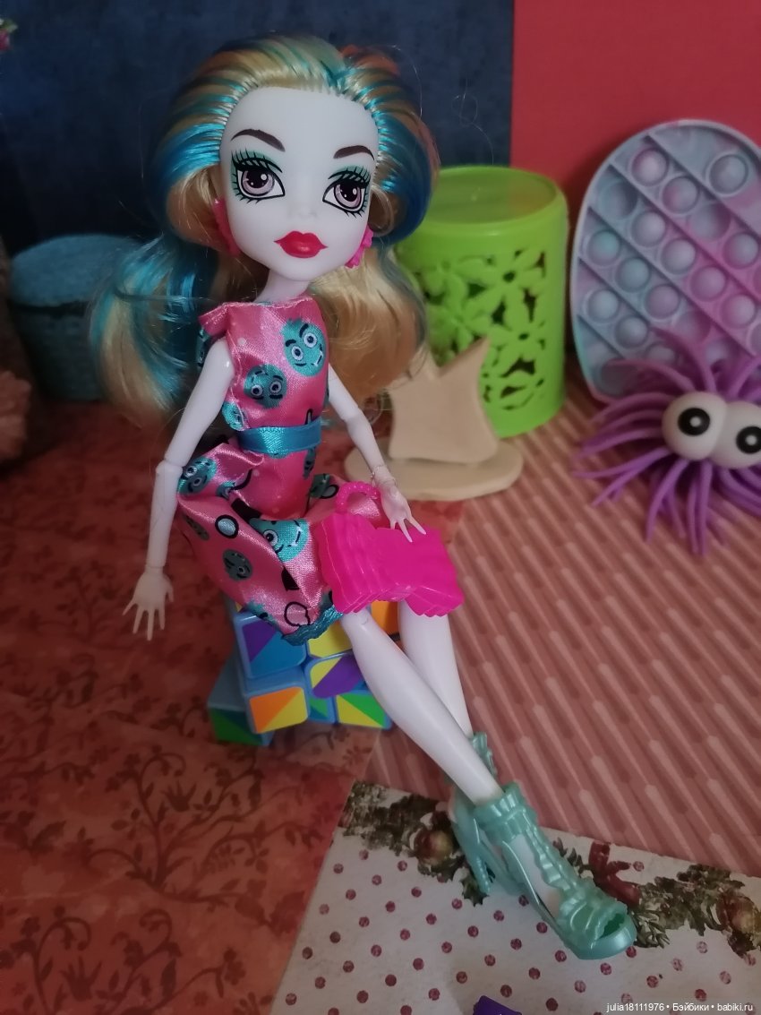 Дом кукол Лавандовый сон. Семейка "Монстр хай" - представление (часть 3)