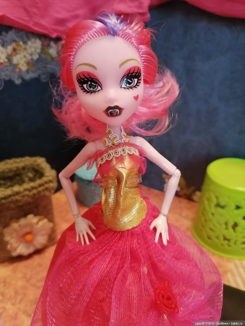 Дом кукол Лавандовый сон. Семейка "Монстр хай" - представление (часть 3)