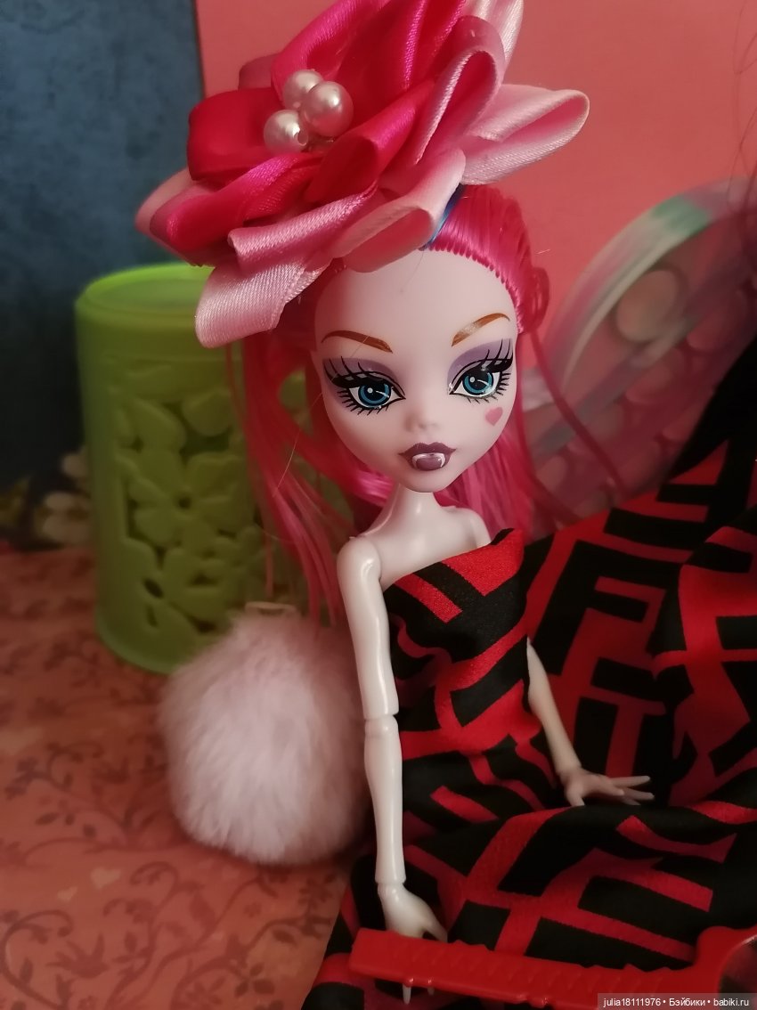 Дом кукол Лавандовый сон. Семейка "Монстр хай" - представление (часть 3)