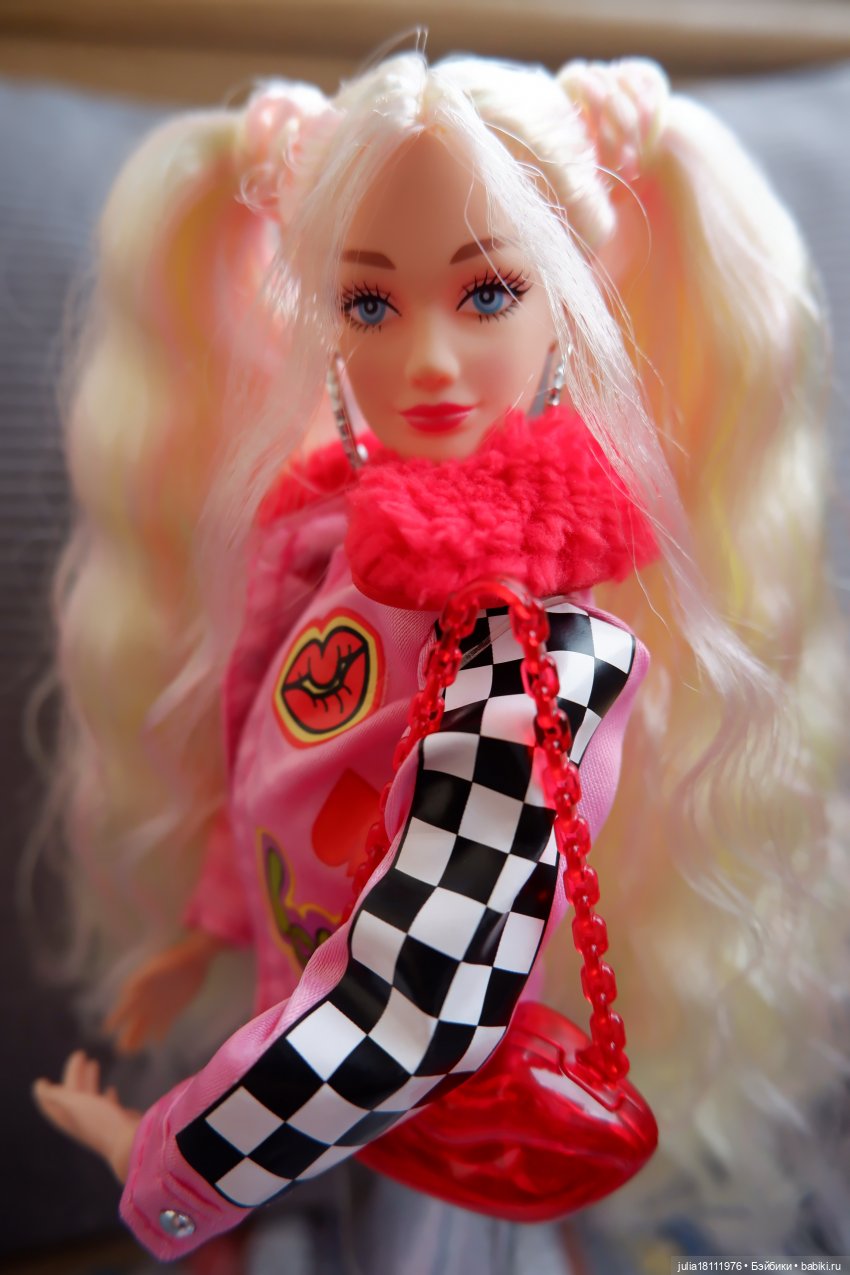 Дом кукол "Лавандовый сон". Семейка Барбиобразные. Часть 6. Дефа Люси. Представление (фото 7)