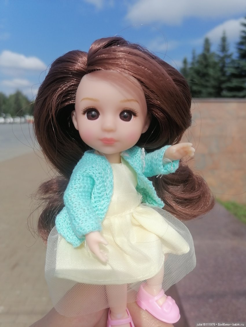 Дом кукол Лавандовый сон. Клубочки и куколки баболи. Коллекция новогодних платьев "Снежинка"