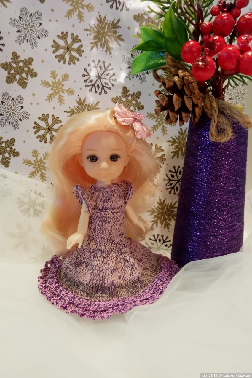 Дом кукол Лавандовый сон. Клубочки и куколки баболи. Коллекция новогодних платьев "Снежинка"