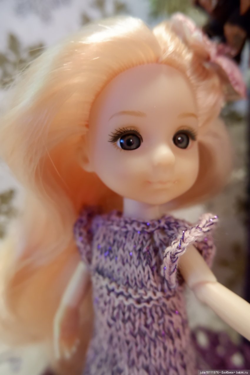 Дом кукол Лавандовый сон. Клубочки и куколки баболи. Коллекция новогодних платьев "Снежинка"