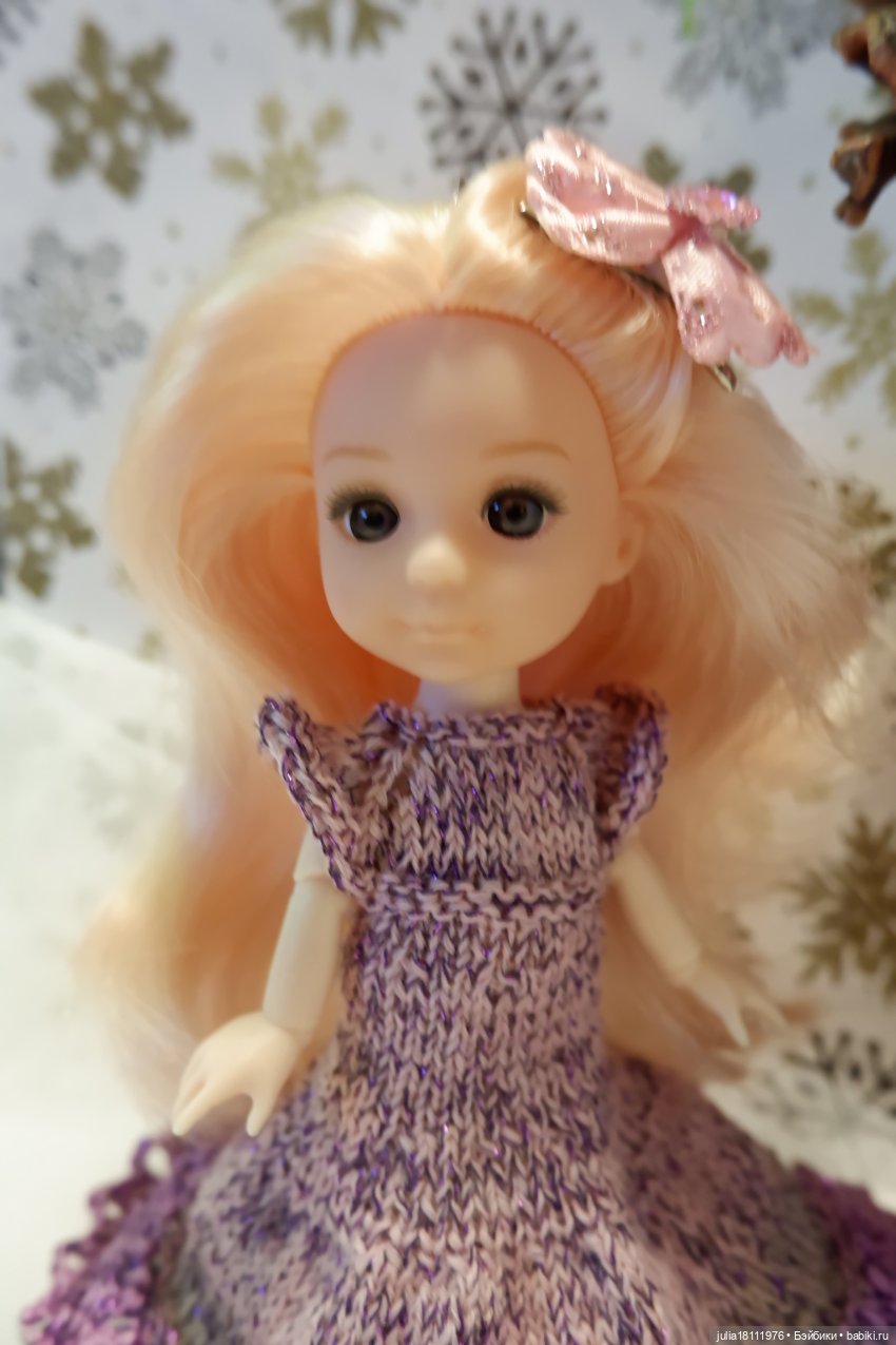 Дом кукол Лавандовый сон. Клубочки и куколки баболи. Коллекция новогодних платьев "Снежинка"