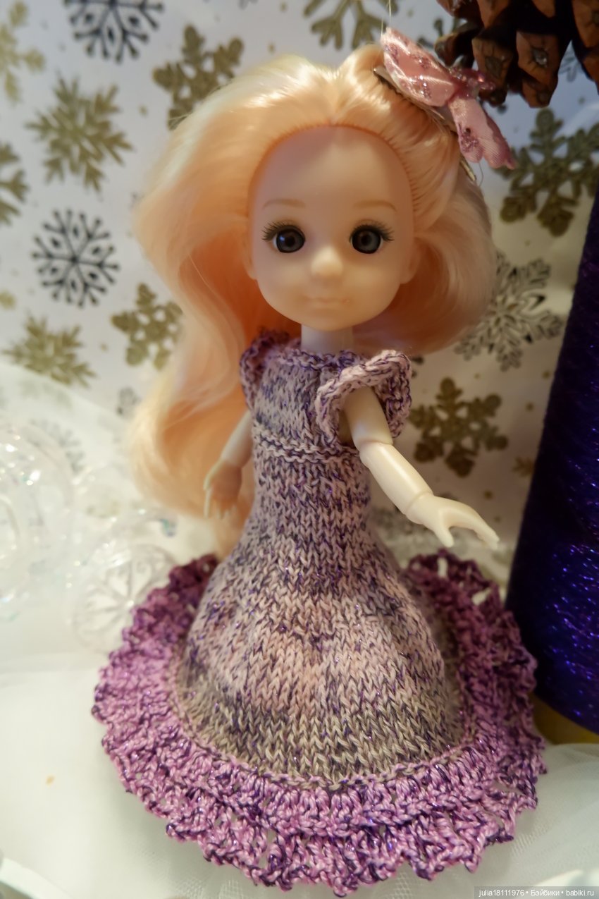 Дом кукол Лавандовый сон. Клубочки и куколки баболи. Коллекция новогодних платьев "Снежинка"