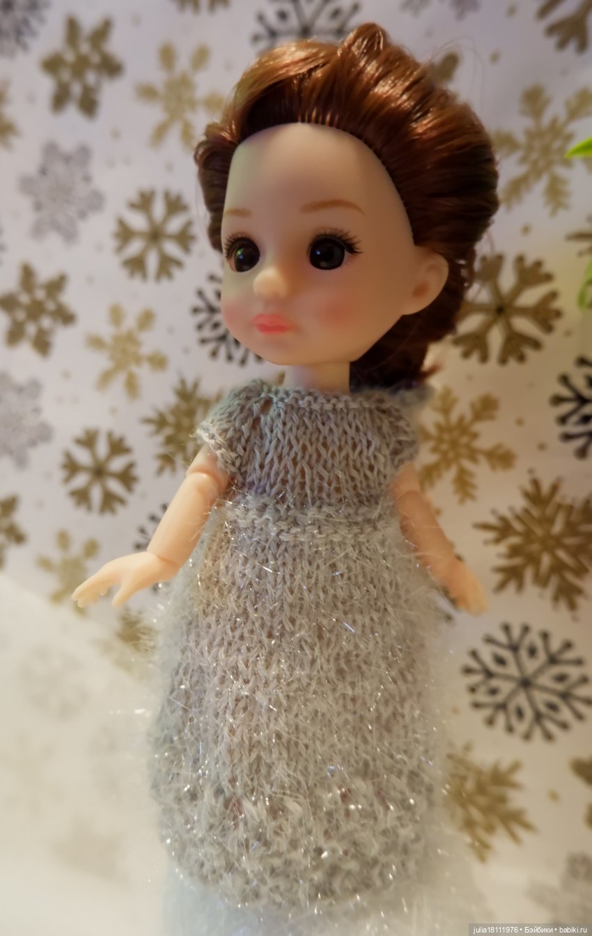 Дом кукол Лавандовый сон. Клубочки и куколки баболи. Коллекция новогодних платьев "Снежинка"
