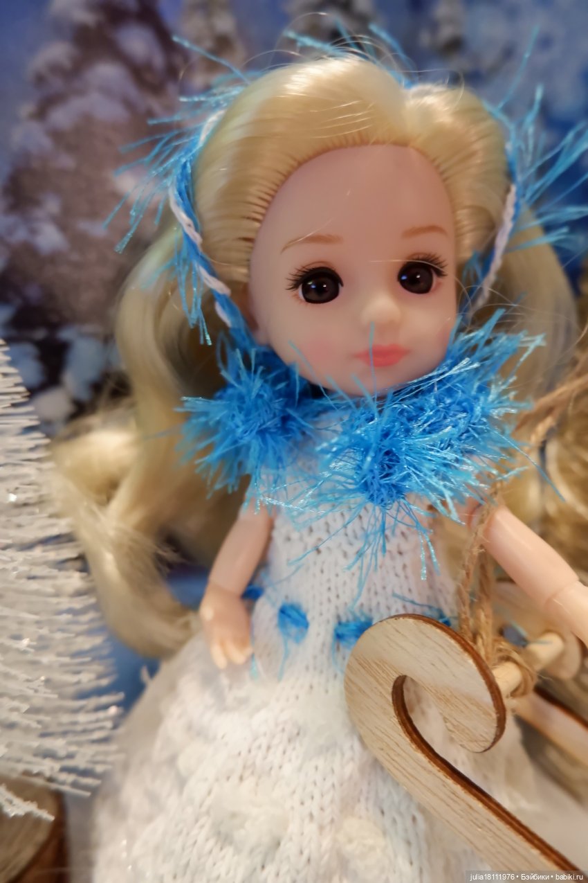 Дом кукол Лавандовый сон. Клубочки и куколки баболи. Коллекция новогодних платьев "Снежинка" (фото 10)