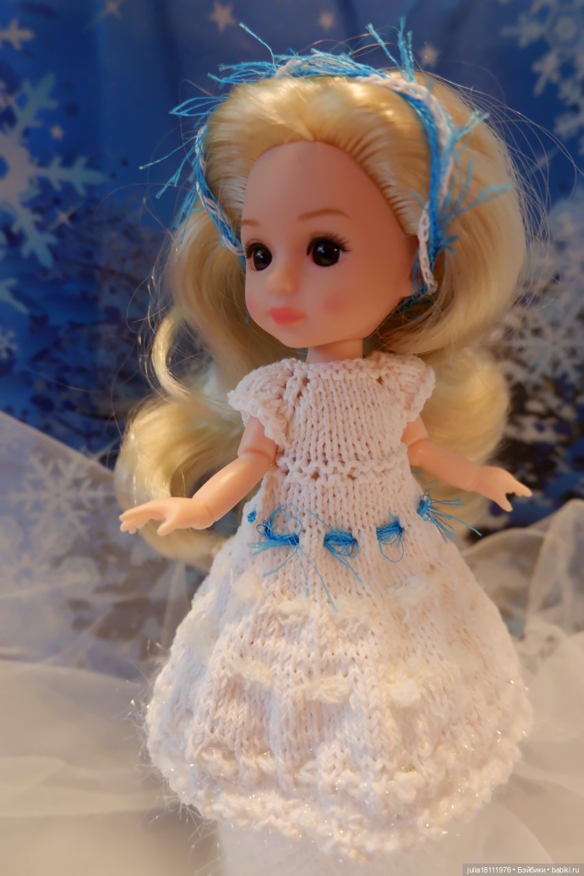 Дом кукол Лавандовый сон. Клубочки и куколки баболи. Коллекция новогодних платьев "Снежинка" (фото 5)