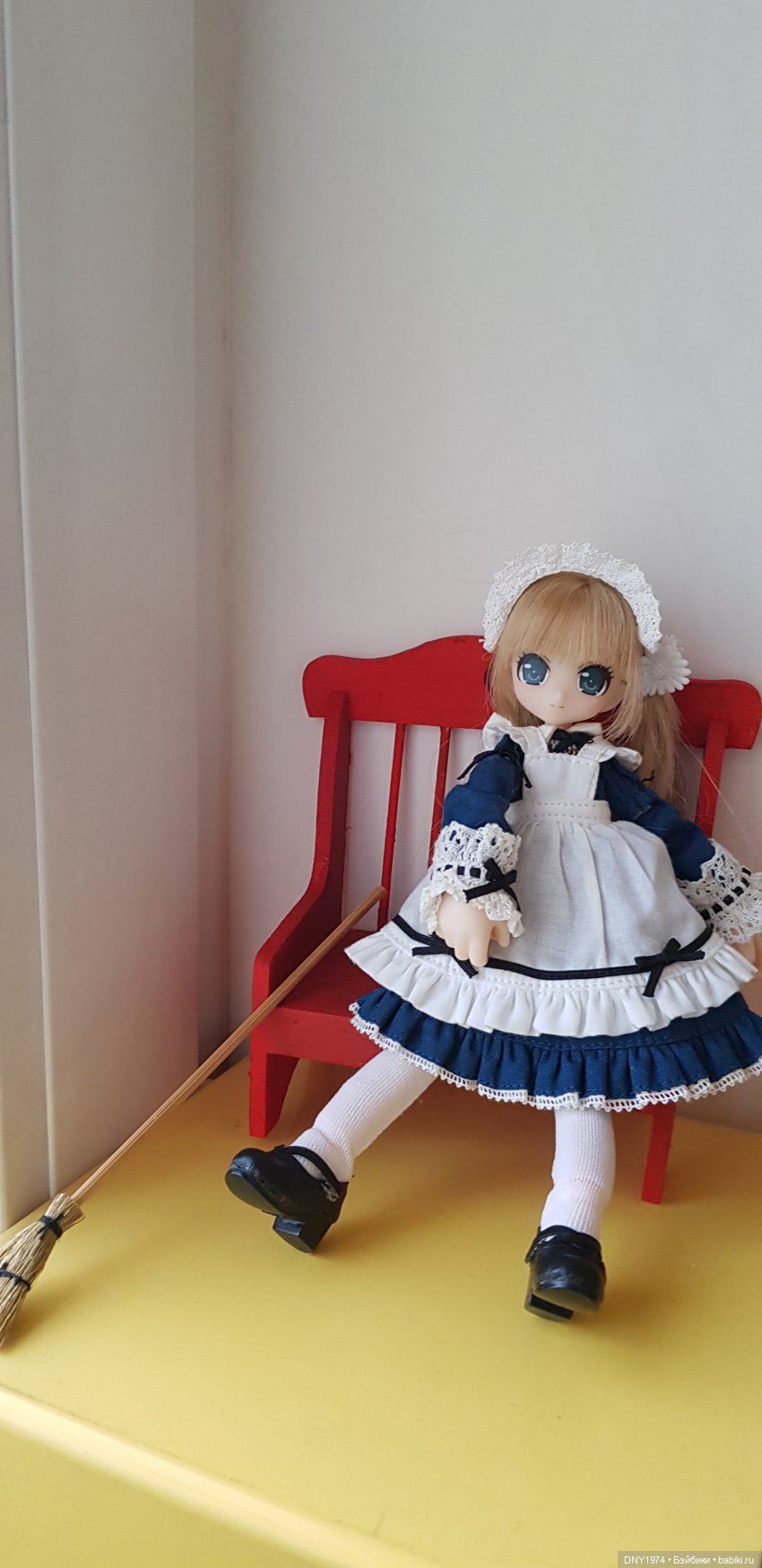 Маленькая фея примеряет наряды