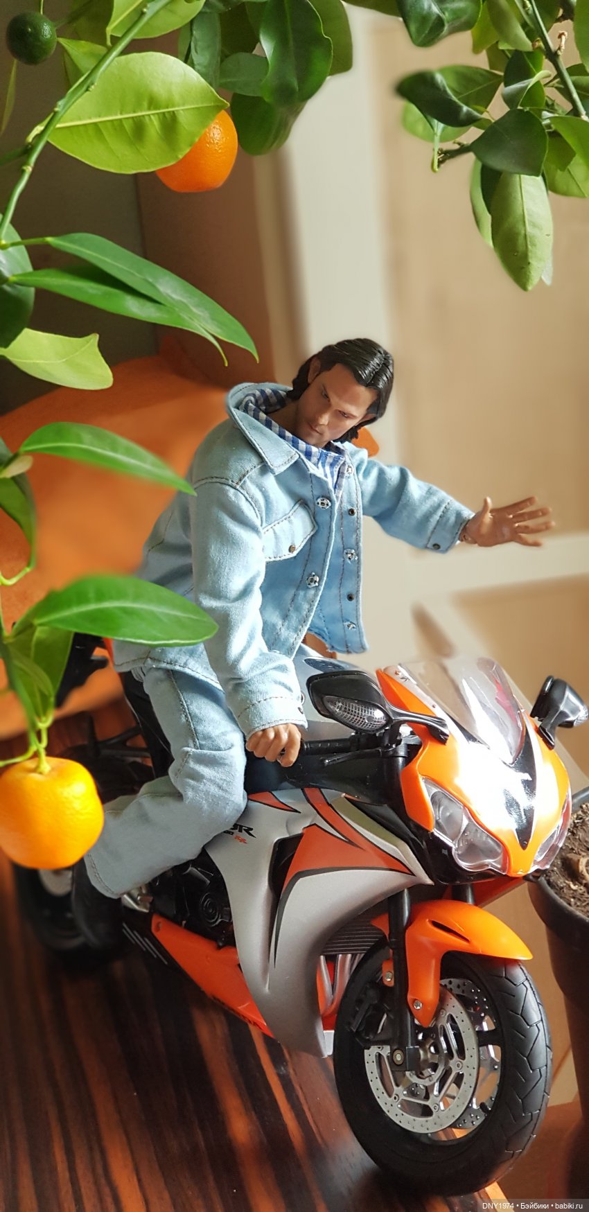 Апельсиновый мотоцикл | Бэйбики Апельсиновый мотоцикл — Коллекционные экшн (фото 2)