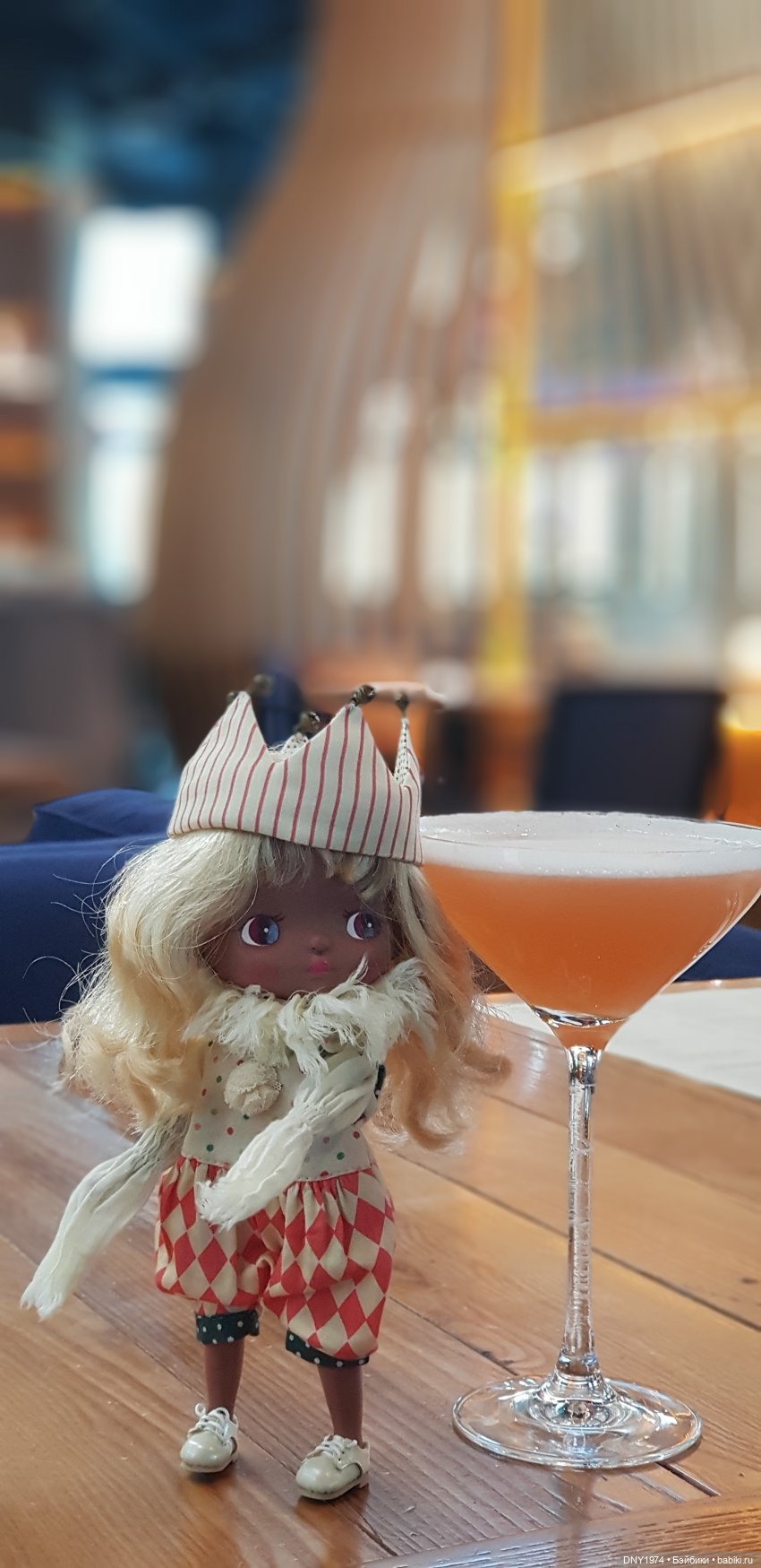 Холала Саванна на прогулке