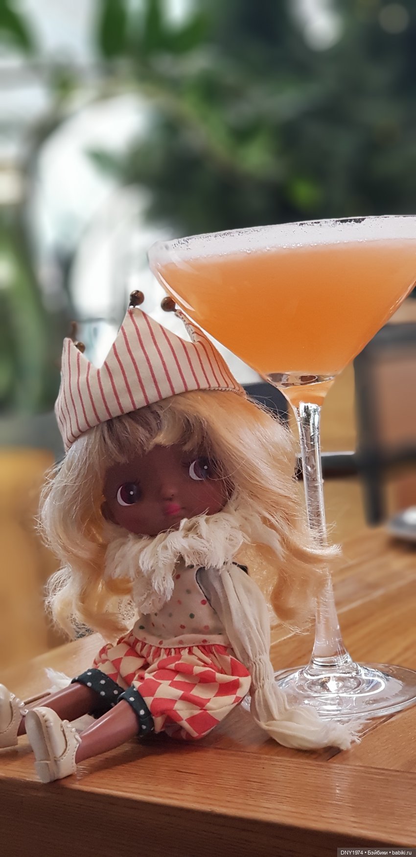 Холала Саванна на прогулке