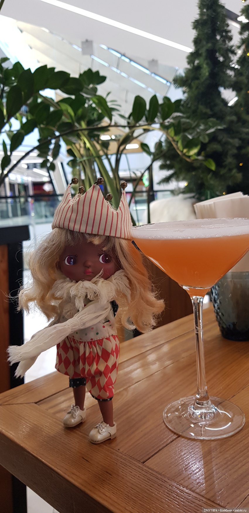 Холала Саванна на прогулке