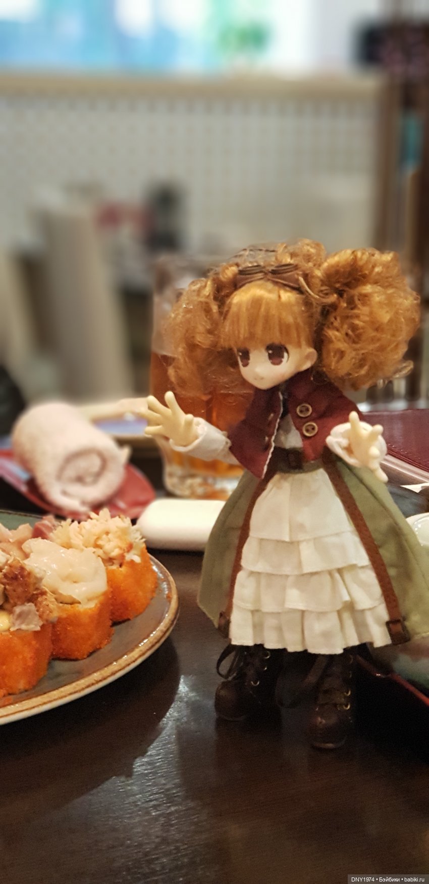 Крошка Azone гуляет поздно вечером (фото 2)
