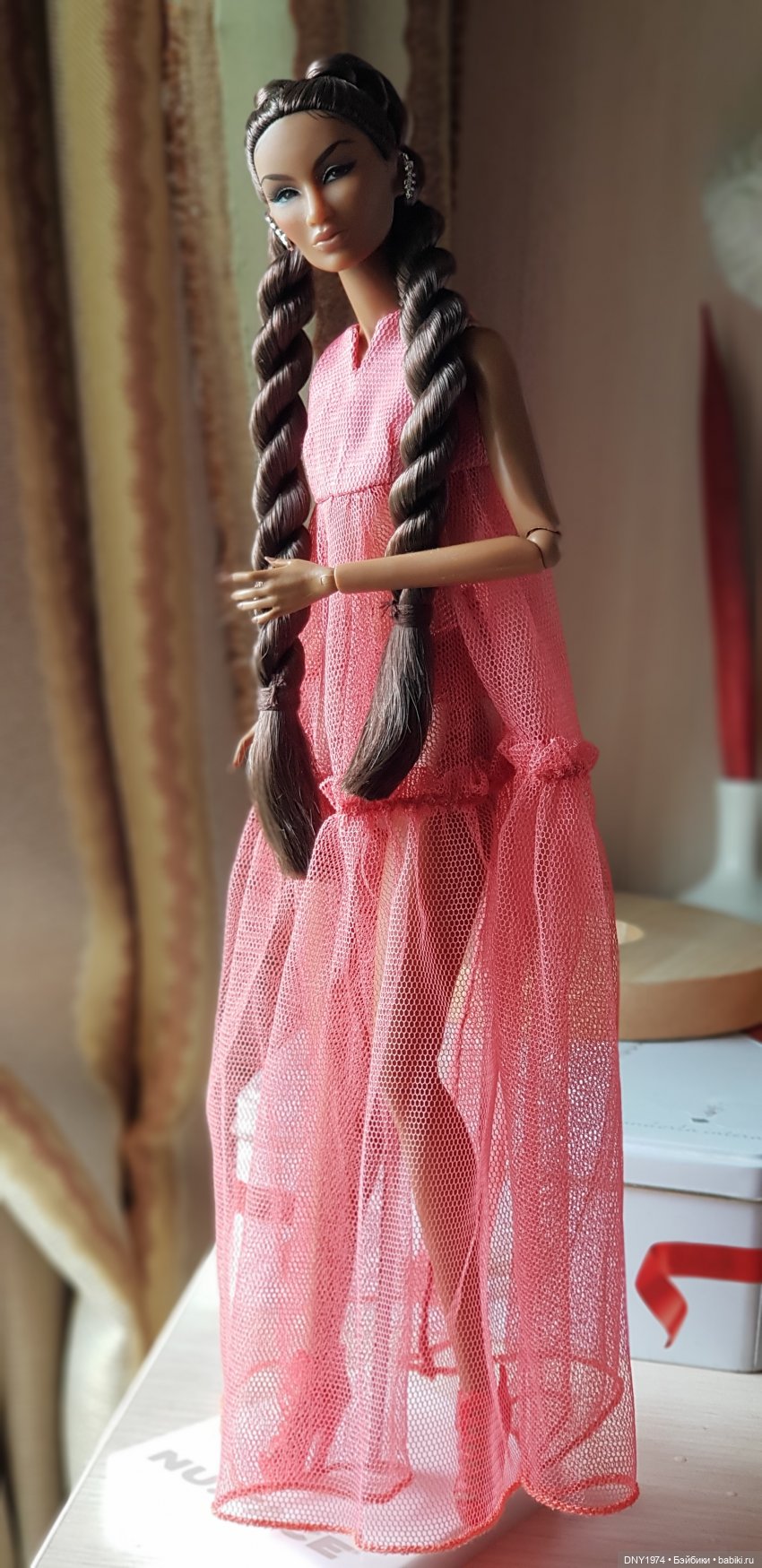 Мадемуазель занята примеркой (фото 2)