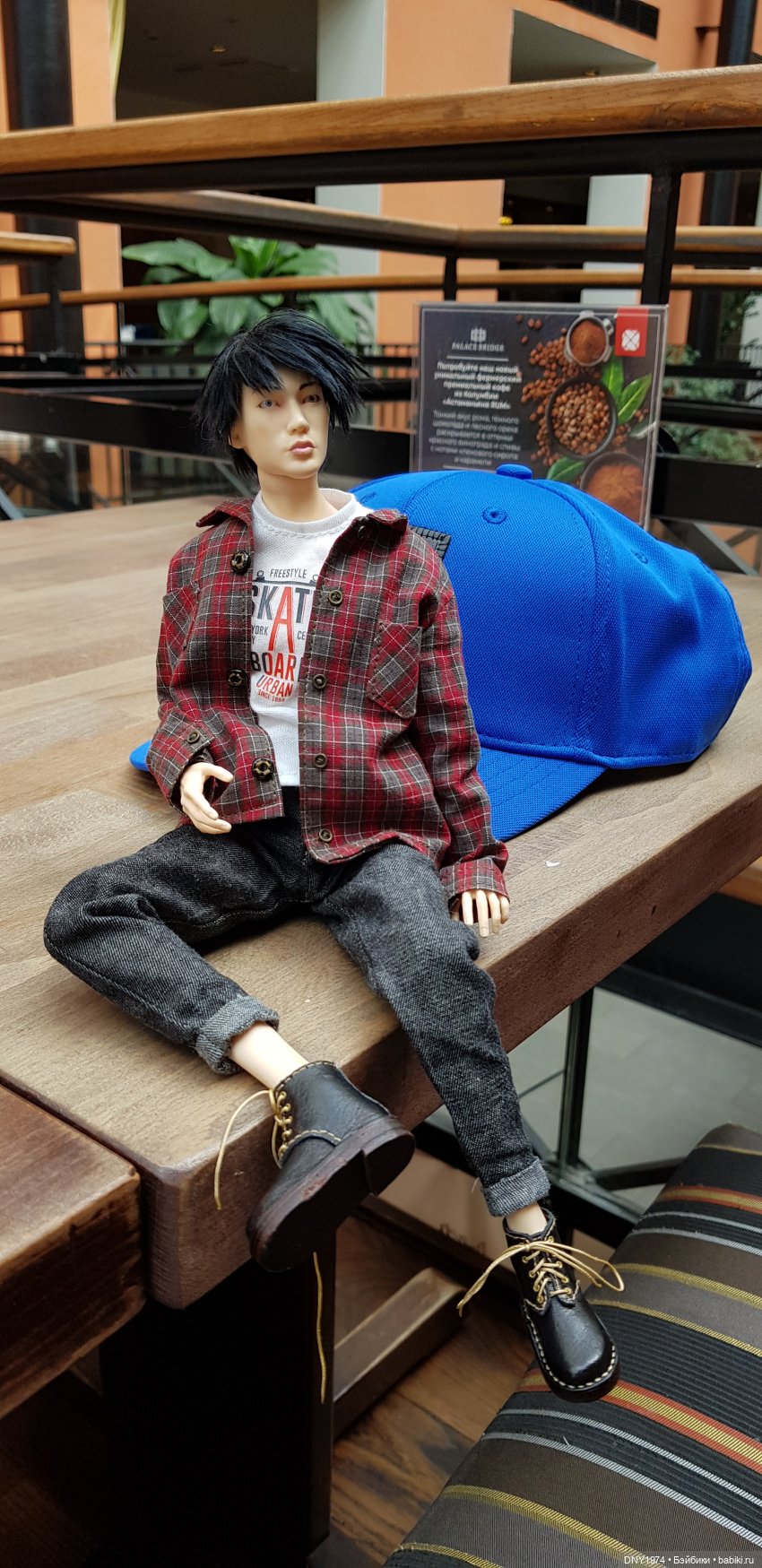 Лукас продолжает путешествовать (фото 2)