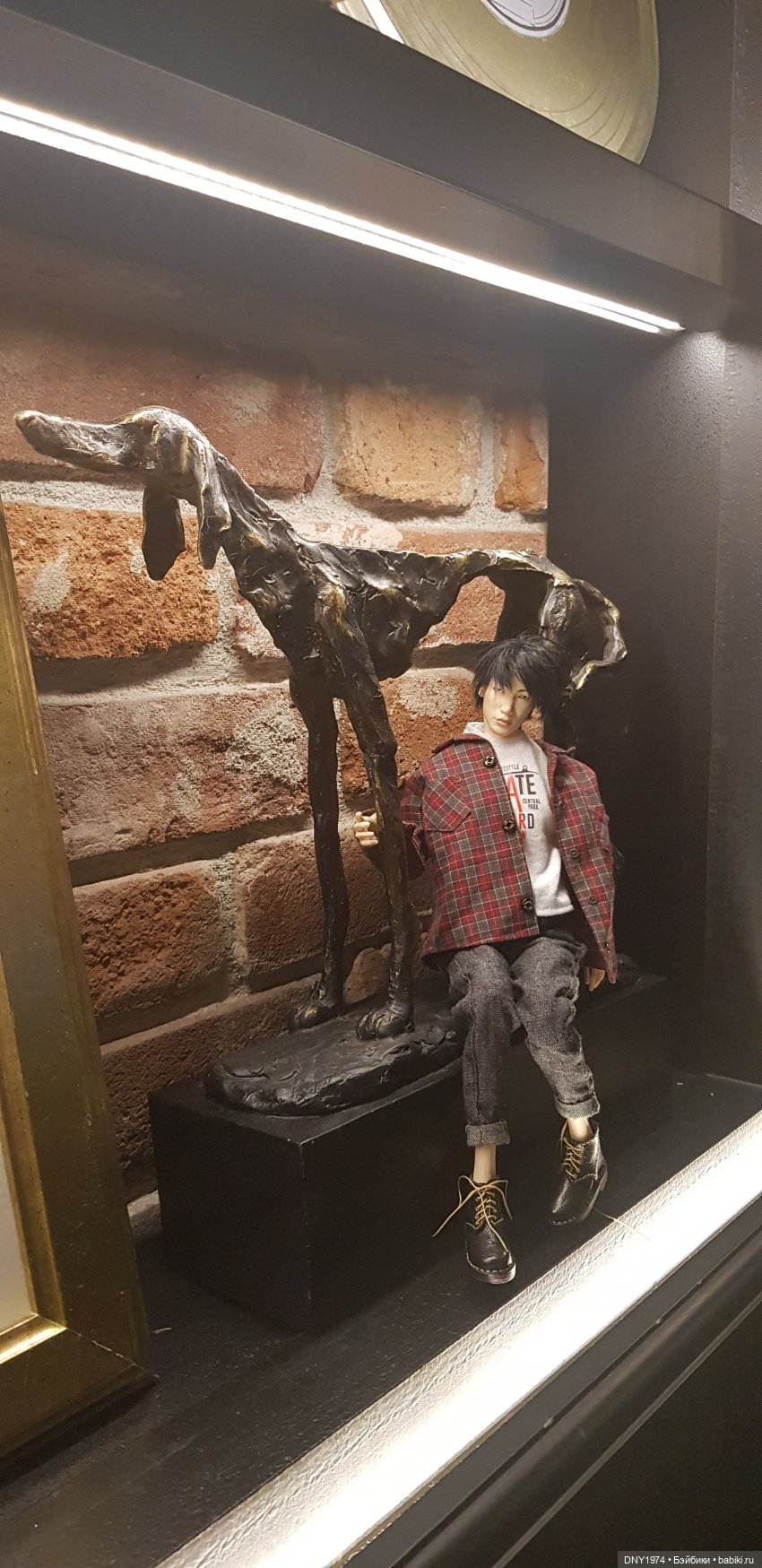 Лукас продолжает путешествовать