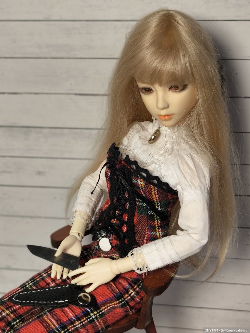 Нарае разбирает покупки — Куклы Bimong (Бимонг): Narae (Нарае)