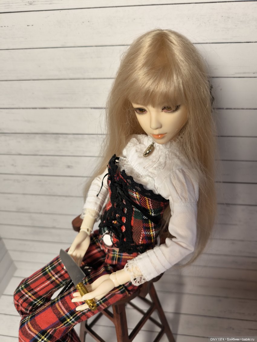 Нарае разбирает покупки — Куклы Bimong (Бимонг): Narae (Нарае)