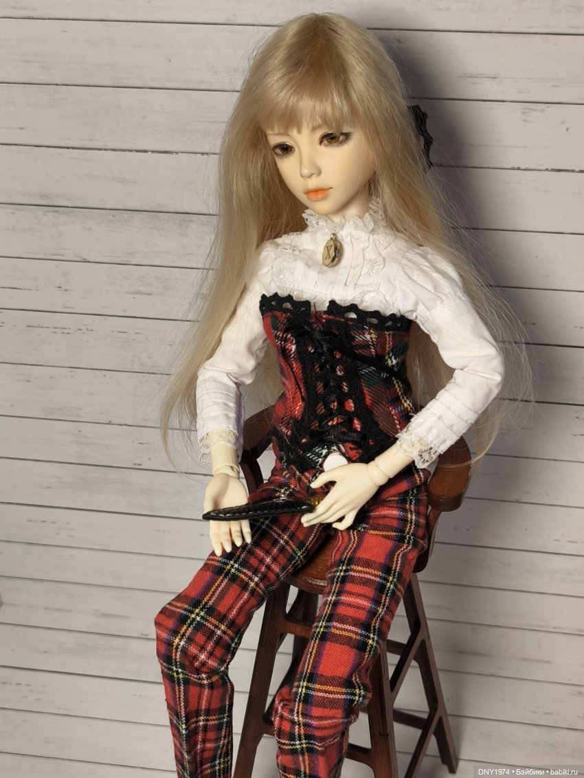 Нарае разбирает покупки — Куклы Bimong (Бимонг): Narae (Нарае)