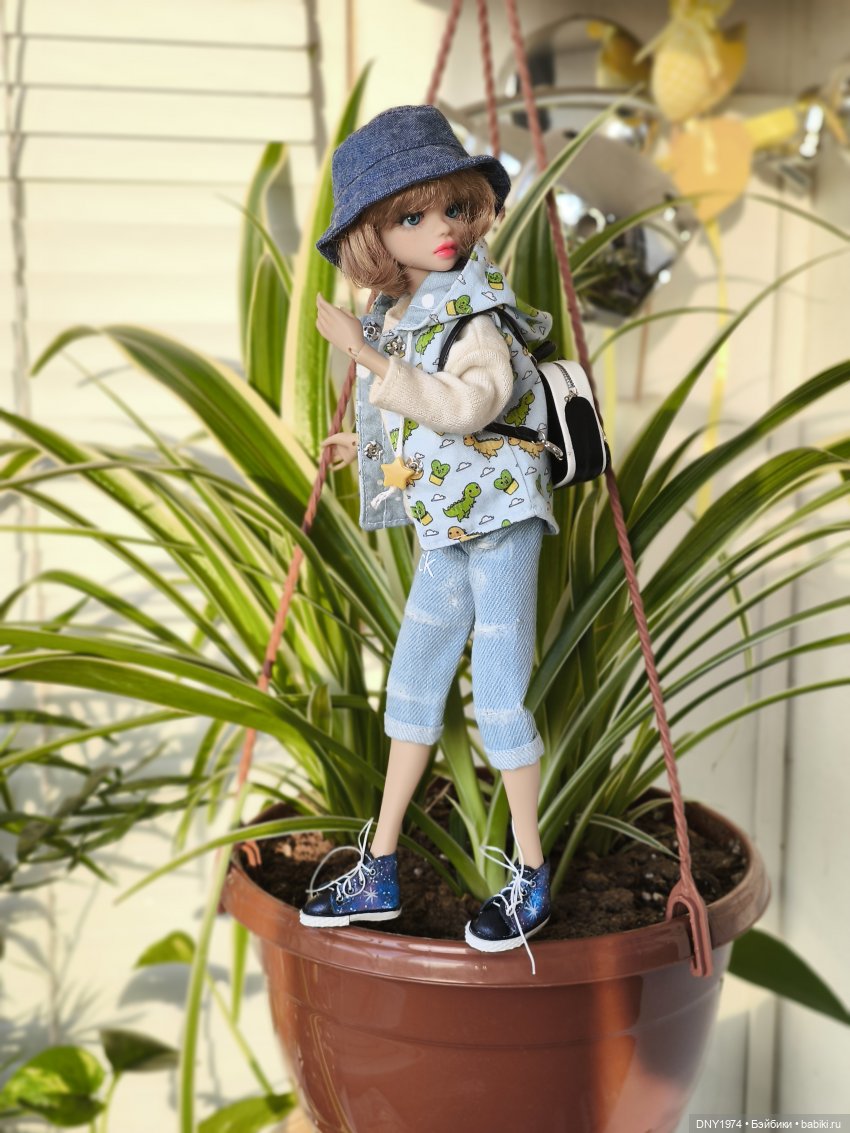 Софи на балконе — Куклы Milim Studio (Милим): российские БЖД