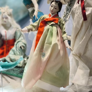 Второй раз на выставке, уже не бегом, часть 1. Искусство куклы 2024